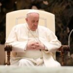 Papa Francisco pede aos fieis para que rezem por ele durante o mes de novembro 700x394 1