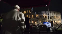 Papa Francisco redigira as meditacoes da Via Sacra no Coliseu