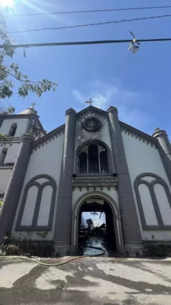 Incendio destroi parte da Catedral de Diocese Catolica nas Filipinas