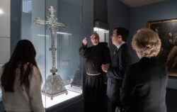 Obras primas do Museu da Terra Santa sao expostas em Santiago de Compostela 2