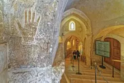 La inolvidable visita a la gruta de San Miguel Arcángel en Monte Gargano 3 640px Monte SantAngelo ein mystischer Ort im Herzen des Gargano 09