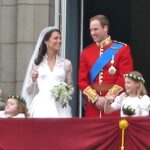 The royal family on the balcony cropped