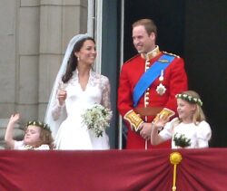 The royal family on the balcony cropped