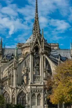 El poeta misterioso del sarcófago de Notre-Dame 3 carlos felipe ramirez mesa DvHO7WrVgVo unsplash