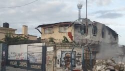 Haiti Terroristas saqueiam e incendeiam Convento e Hospital das Irmas da Caridade