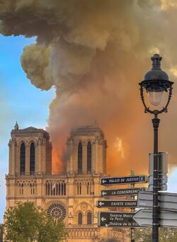 800px Notre Dame on fire 15042019 1 cropped