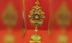 Roban reliquia de San Juan Pablo II en catedral de Argentina 3 Reliquia de Sao Joao Paulo II e roubada de Catedral na Argentina