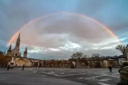 13.500 jóvenes se reunirán en peregrinación en Lourdes 2 6 4