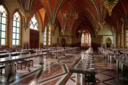 La belleza de la Iglesia que cautiva a una nueva generación 3 8 5