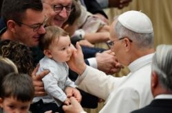 Papa recibió a empleados de Curia Romana – Ya les había dado el ‘bono papal’ 4 cq5dam.thumbnail.cropped.1500.844