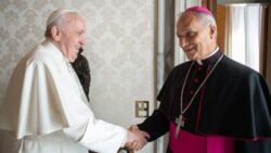 Solo un mes, pero vaticanistas ya establecen las diferencias de estilo entre León y Francisco 1 8