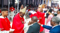 Mais de 100 fieis recebem o Sacramento da Confirmacao em Mocambique 1 768x432 1