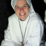 hna clare sonriente