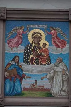 Presidente de Polonia inicia su mandato ante la Virgen de Czestochowa 2 6 7