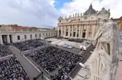 Papa León XIV convocó a rezo del Rosario por la Paz en el Vaticano 2 Papa Leao XIV convoca Terco pela paz no Vaticano