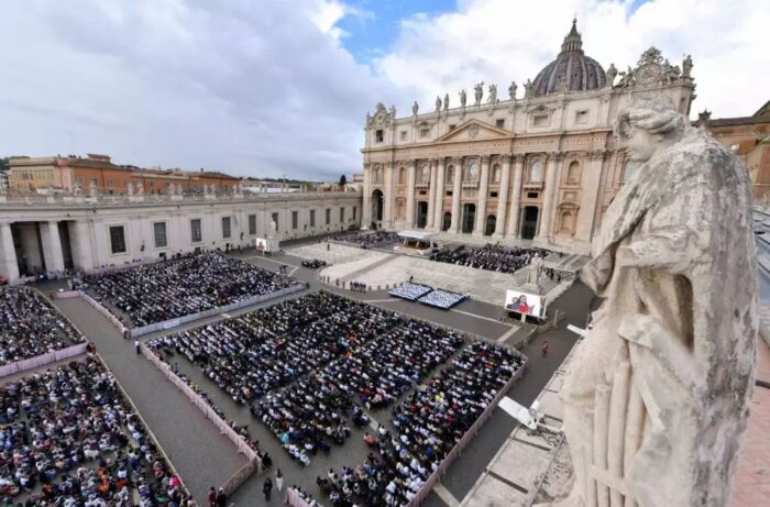 Papa León XIV convocó a rezo del Rosario por la Paz en el Vaticano ...