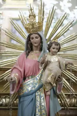 Virgen del Rosario, tú que nos protegiste en Lepanto y que anunciaste tu reino en Fátima 2 020220201127165124 FL