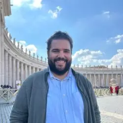 Periodistas del Vaticano manifiestan solidaridad con su compañero atacado por empresario venezolano 2 9 3