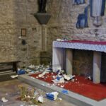 Vandalismo en Francia: Imagen del Sagrado Corazón de Jesús destruida 1 G3oljK2XwAATlie 700x933 1