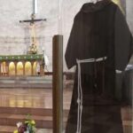 Habito de Sao Pio de Pietrelcina visitara os Estados Unidos pela primeira vez 1
