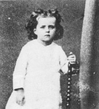 En medio de la depresión: la sonrisa celestial que curó a la pequeña Teresita de Jesús 3 Santa Teresita 3 anos