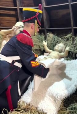 Emotivo gesto del Gobierno argentino: homenaje al Niño Jesús en la Casa Rosada 2 argntina