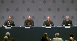 Terminó el consistorio - Papa planteó realización de uno próximo en junio 2 1