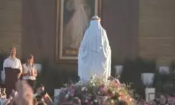 Gran Rosario de Bendiciones reúne a miles en Montevideo 2 1 8