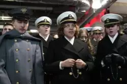 Cadetes del Ejército y Guardiamarinas de EE.UU. rezan el Rosario en medio tiempo de un partido 2 Sin titulo