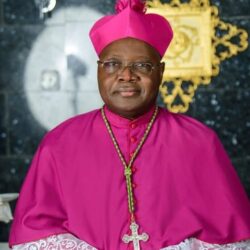 “Dennos armas, colaboren con nuestro gobierno”: Arzobispo de Nigeria a Donald Trump 2 6 6