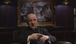 Exorcista de renombre mundial habló de ovnis, señales de los tiempos, jerarquía demoníaca 2 Sin titulo 9