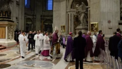 Vaticano: Velo de la Verónica es expuesto en la Basílica de San Pedro 3 Vaticano Veu de Veronica e exposto na Basilica de Sao Pedro 3