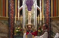 Jueves Santo: el Rey del Universo instituye la Eucaristía y es hecho prisionero tras el beso de Judas 2 2