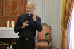 El 80% de sacerdotes con crisis psicológicas se recupera en la Residencia Mosén Sol, en Castellón España 2 39A8006 1030x687 1