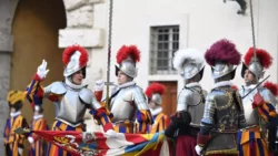 Papa asistirá a juramentación de 28 nuevos Guardias Suizos Pontificios 3 Papa Leao XIV assistira juramento de 28 novos Guardas Suicos Pontificios