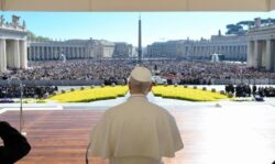 Papa en la Audiencia general: la santidad es fruto de una conversión de todos los días 2 cq5dam.web .800.800 AG