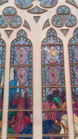 Catedral de Notre-Dame en París: La polémica sobre los vitrales de Viollet-le-Duc da un nuevo giro 4 vlcsnap 2026 04 27 15h02m21s684 250x444 1