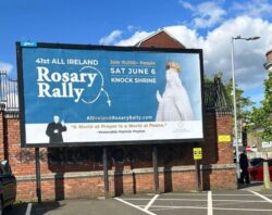 En Irlanda, campaña publicitaria invita al Encuentro Nacional del Rosario 2 2 1