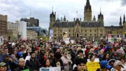 En Canadá: Miles exigen protecciones legales desde la concepción hasta la muerte natural 2 3 5