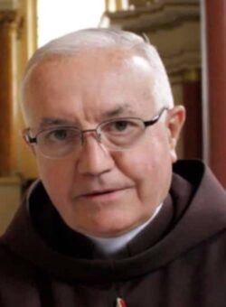 Padre Carlos, o de esos hombres que terminan de modelar una nación 4 6 11