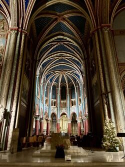 París: Profanación y robo en la iglesia de Saint-Germain-des-Prés 2 HIdIOTaXEAAUXgv 768x1024 1