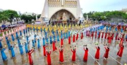 En mayo, católicos vietnamitas conservan la tradición de hacer ofrendas florales a la Virgen 2 Sin titulo 9
