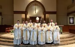 A los 10 nuevos sacerdotes ordenados en Charlotte: “Apacienta mis corderos” 2 1