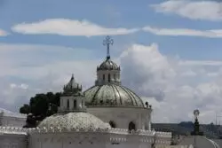 Cuando a los pobres se les quitó la serena pompa de la belleza en la iglesia 2 Ecuador QUITO 0271 20171121 GK