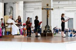 Papa León: participar en la liturgia, pero con todo nuestro ser 3 Papa Leao XIV nos convida a participar da liturgia com todo o nosso ser 4
