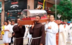 Reliquia de San Francisco de Asís inicia peregrinación por Colombia 2 Reliquia de Sao Francisco de Assis inicia peregrinacao pela Colombia