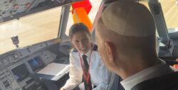 El Papa al comando del Airbus 2 Sin titulo 2