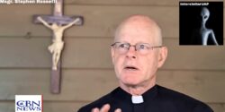 Sacerdote dice que demonios se pueden disfrazar de ‘aliens’ – Arzobispo lo remueve de ministerio 2 Sin titulo
