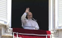 León XIV en el Ángelus: el anuncio y la práctica del Evangelio desmoronan el mal 2 Vatican media angelus 14 junho