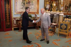Después de 5 siglos, Inglaterra vuelve a tener un Primer Ministro católico 2 1280px Prime Minister Andy Burnham arrives at 10 Downing Street 55406664556 700x466 1